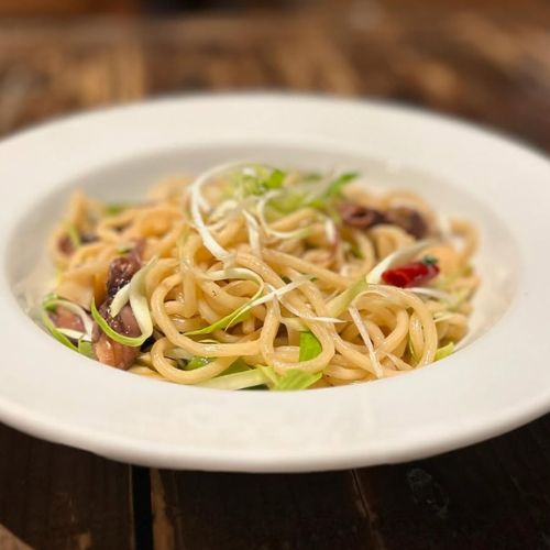 醤油麹漬けホタルイカと春野菜のペペロンチーノ スパゲッティ