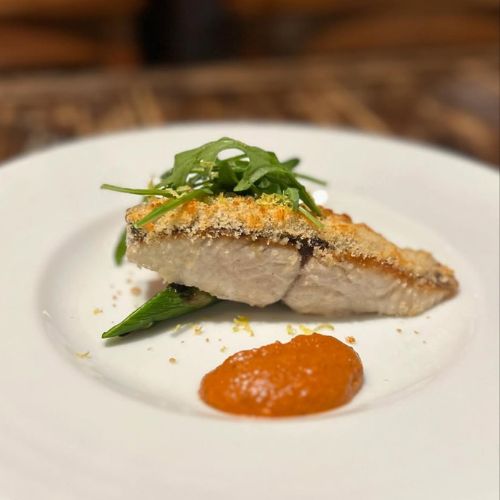 鰆のチーズパン粉焼き 熟成粕のロメスコソース